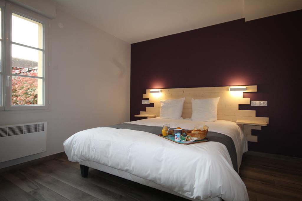 Logis Hotel Restaurant Auberge De La Cloche Le Theil-sur-Huisne Bagian luar foto