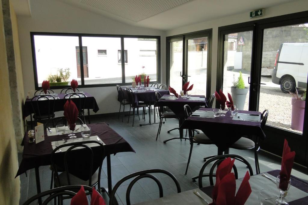 Logis Hotel Restaurant Auberge De La Cloche Le Theil-sur-Huisne Bagian luar foto
